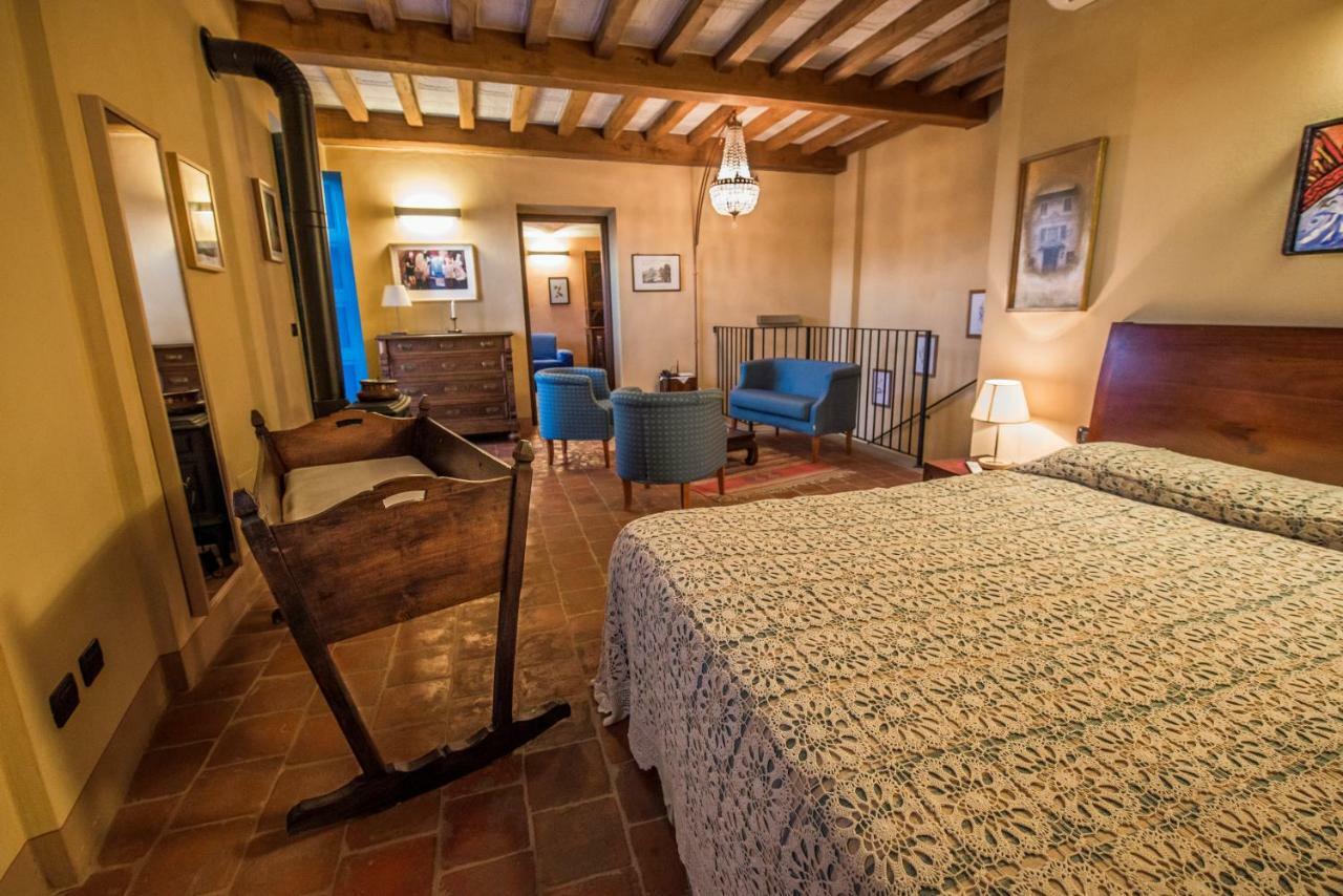 Albergo Ristorante Garibaldi Cisterna dʼAsti Exterior foto