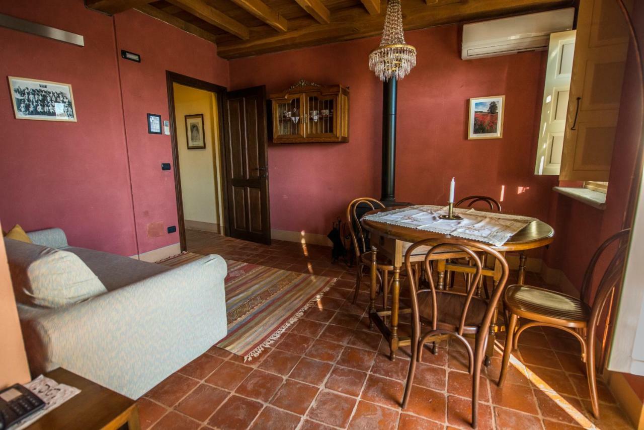 Albergo Ristorante Garibaldi Cisterna dʼAsti Exterior foto