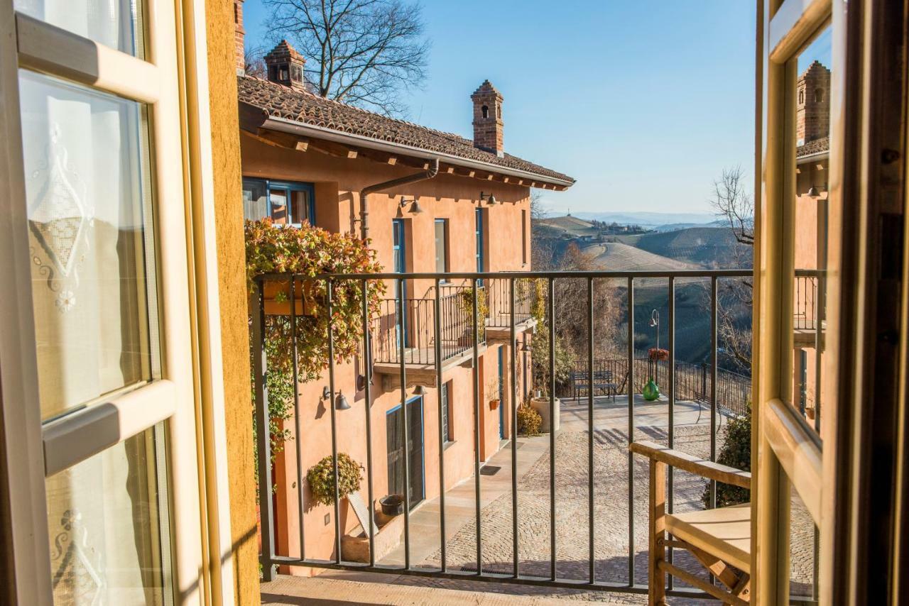 Albergo Ristorante Garibaldi Cisterna dʼAsti Exterior foto