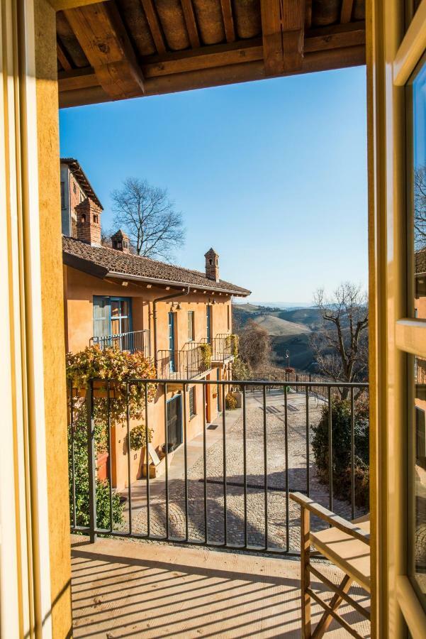 Albergo Ristorante Garibaldi Cisterna dʼAsti Exterior foto