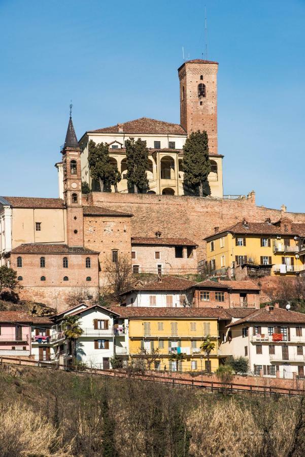 Albergo Ristorante Garibaldi Cisterna dʼAsti Exterior foto